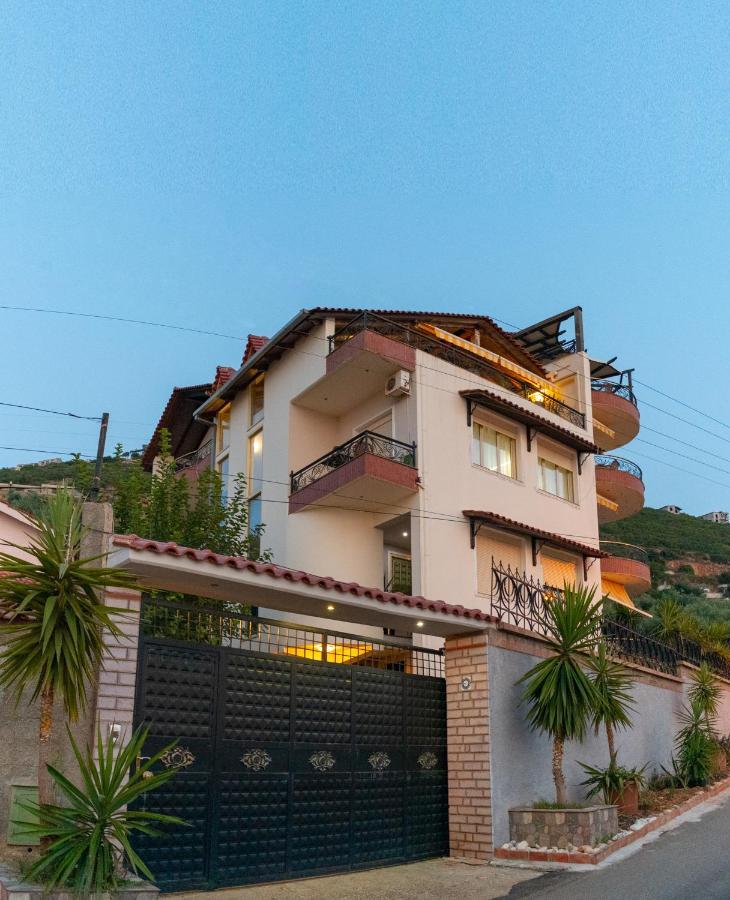 Vila Zahaj Vlorë Exteriör bild