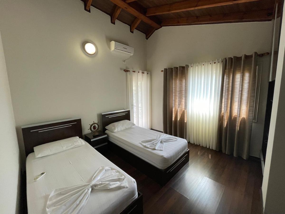 Vila Zahaj Vlorë Exteriör bild