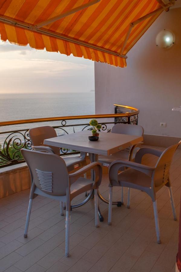 Vila Zahaj Vlorë Exteriör bild