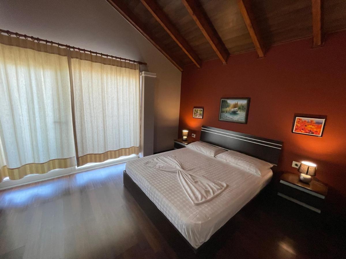 Vila Zahaj Vlorë Exteriör bild